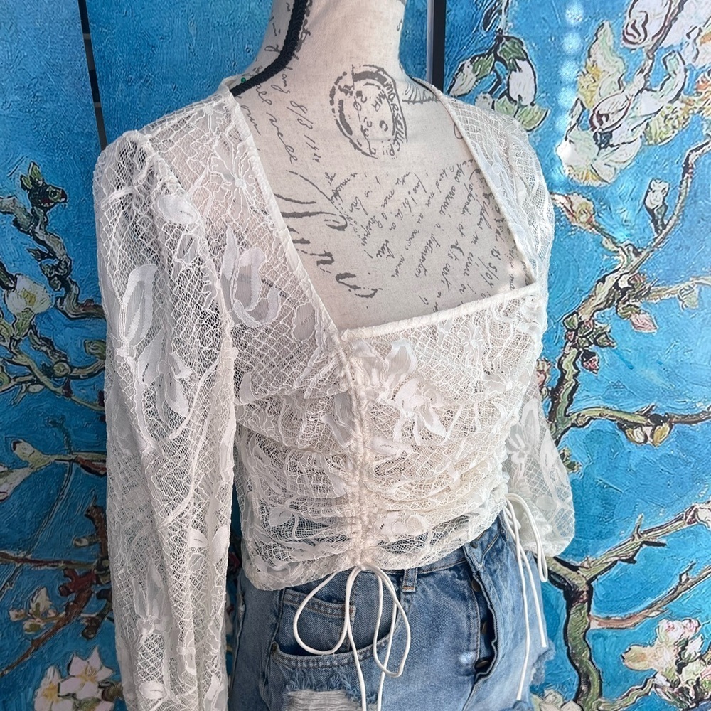 SZ L Guess sheer lace, tie up top/blouse. - Picture 3 of 13